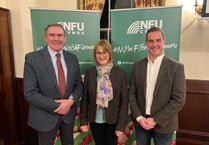 Farming editor entertains audience