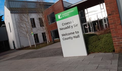 Council 'well run' and 'ambitious' says panel report 
