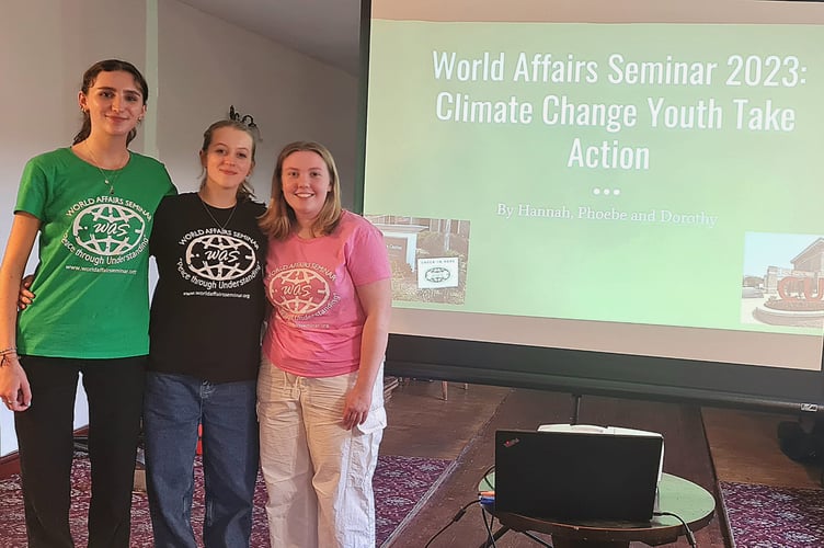 Students in climate change seminar