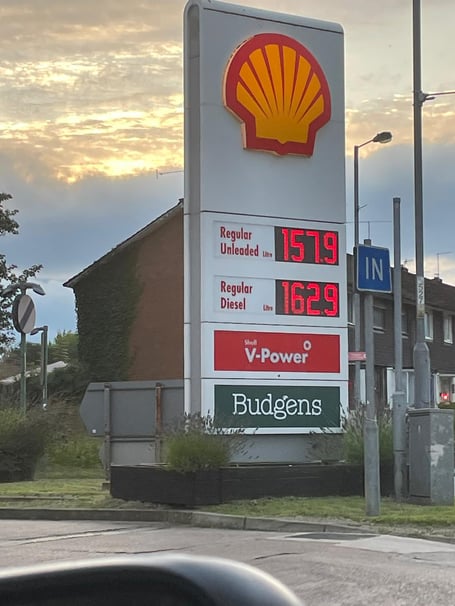 Shell Garage Overmonnow