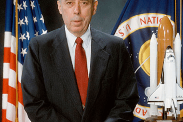 Tributes paid to Welsh-American giant of space flight 
