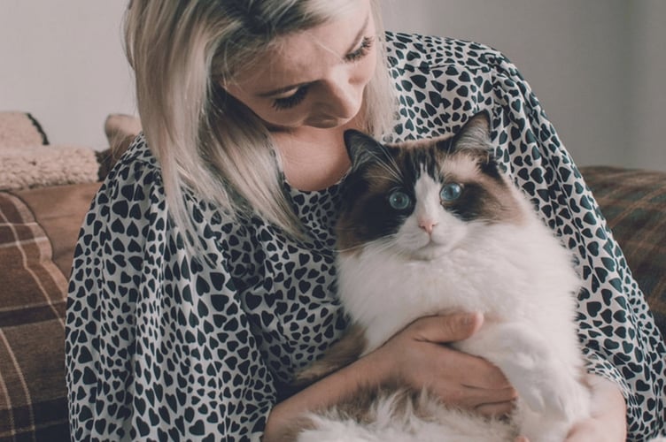 Hannah Deakin, 31, with Obi the cat, 6. A woman's pet tortoise and pet cat developed an incredible bond - and they eat, sleep and play together. Animal lover Hannah Deakin, 31, has had tortoise Marley for 15 years - but introduced a moggie to the clan five years ago. She didn't expect cat Obi, six, to interact much with Marley - and for the first year they were wary of one another. But they began to bond eventually - and now the pair are the best of friends. 