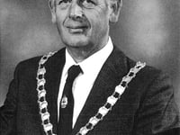 Tributes to former mayor and part time reporter