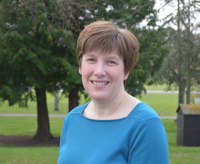 Tracy wins prestigious  award for contribution to Welsh sheep industry