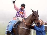 Val Dancer hot foots it out of fog to win National