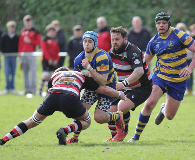 Tabb kicks 17 points as Mon down United