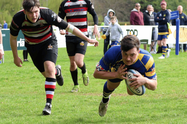 Dan White goes over for his second try