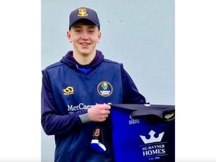 Usk see off Aber after 131-run opening stand