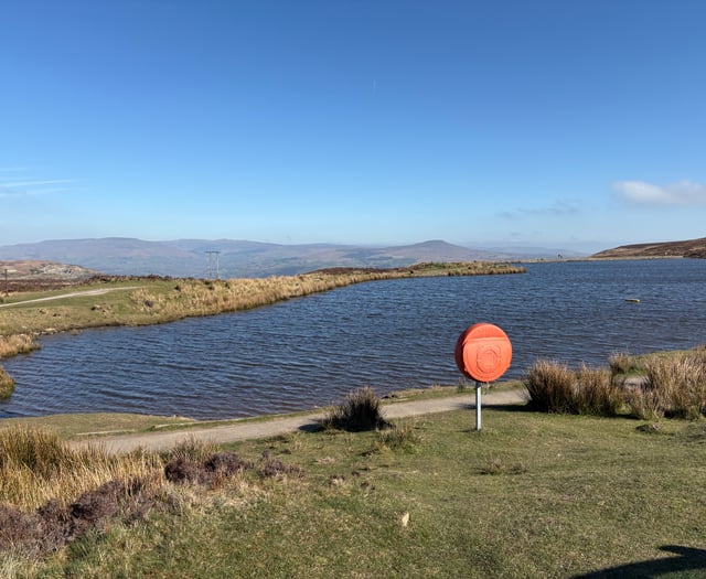 Public praised as 27-year-old man is rescued from Keepers Pond