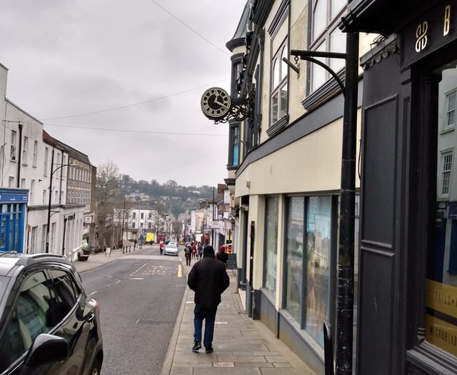 Yellow lines for Chepstow's parking chaos