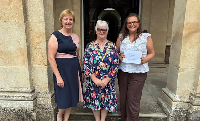 Usk Open Gardens help hospice