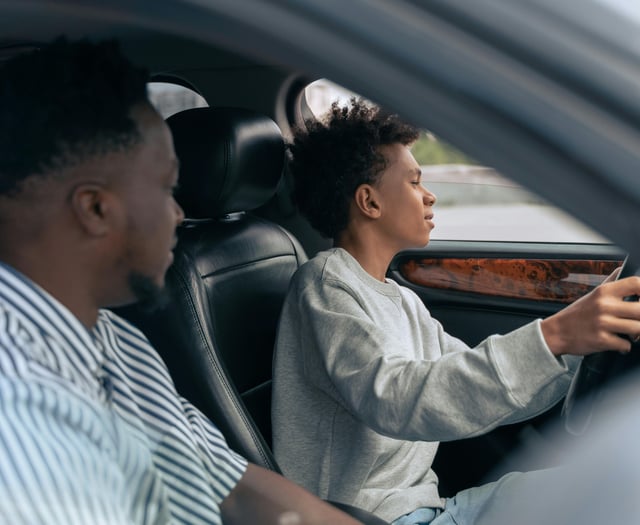 Expert reveals car insurance tips for returning uni students 