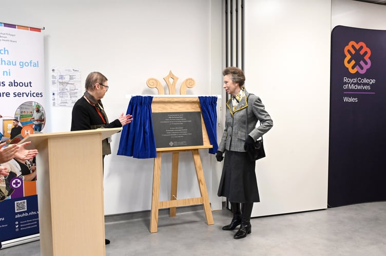 HRH Princess Royal unveiling the commemorative plaque, with Ann Lloyd, Chair of Aneurin Bevan University Health Board