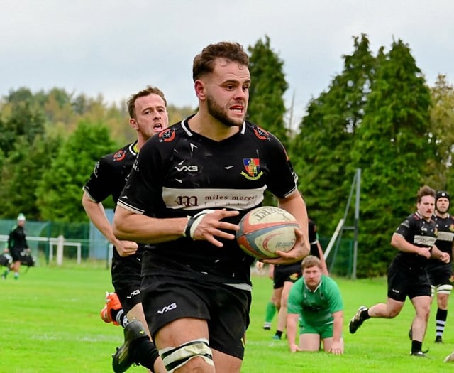 'Stow go close to beating leaders