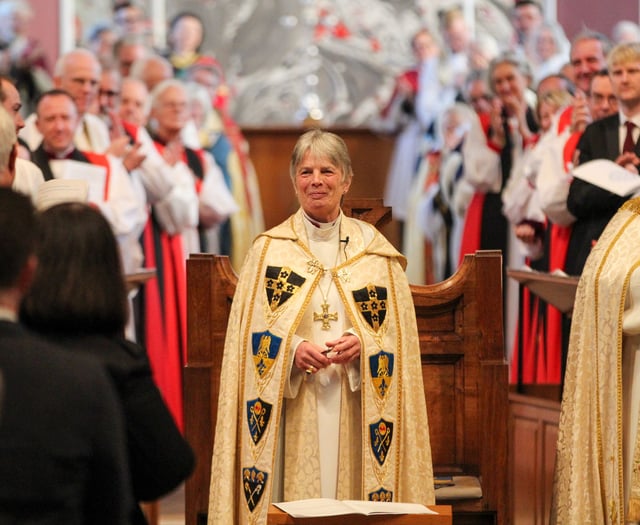Hundreds pack Cathedral for the Enthronement of  Archbishop of Wales