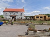 Pub to remove 'dog house'