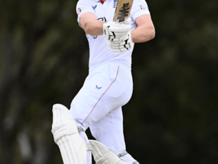 Kellaway hits half century for England Lions Down Under