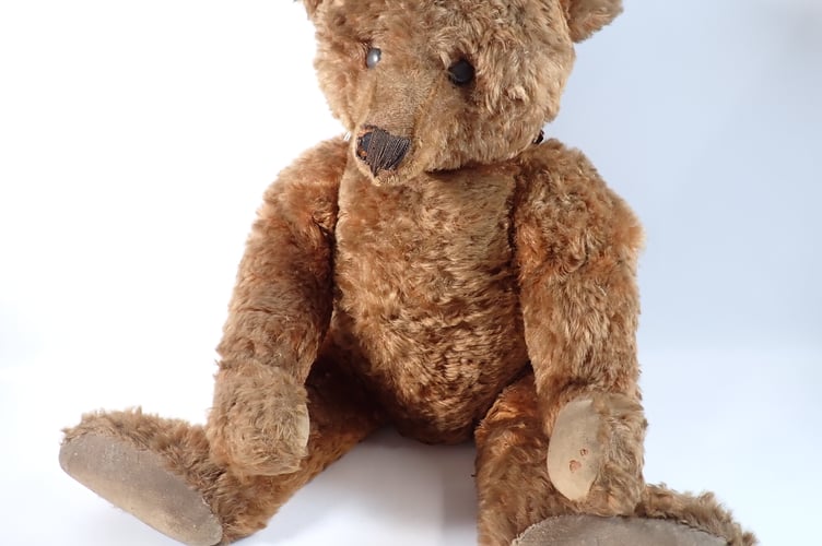Large Steiff Style Cinnamon Bear