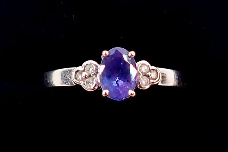 Diamond & Tanzanite Ring