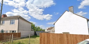 Timber fence gets a wall of disapproval