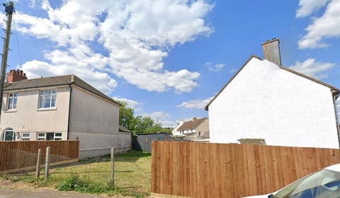 Timber fence gets a wall of disapproval