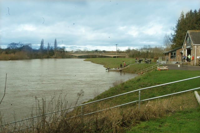 Onlookers tried to save young woman in River Wye tragedy 