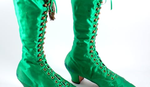 Packed catalogue for March sale at Smiths