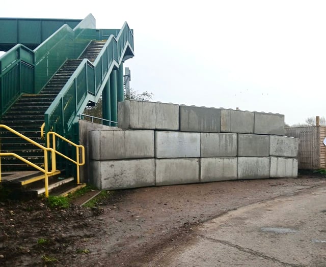 Entrances blocked as dumpers on Gwent Levels hit by injunction