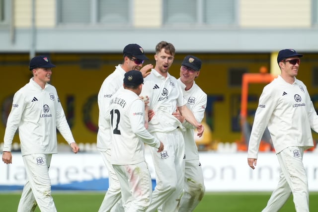 Five wickets for Taylor brings Gloucestershire back into contention